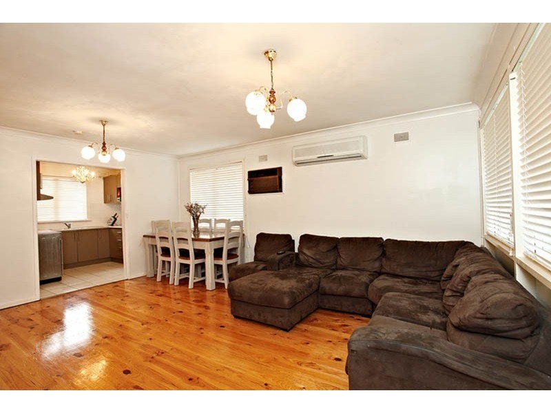 5 Mangariva Avenue, Lethbridge Park NSW 2770