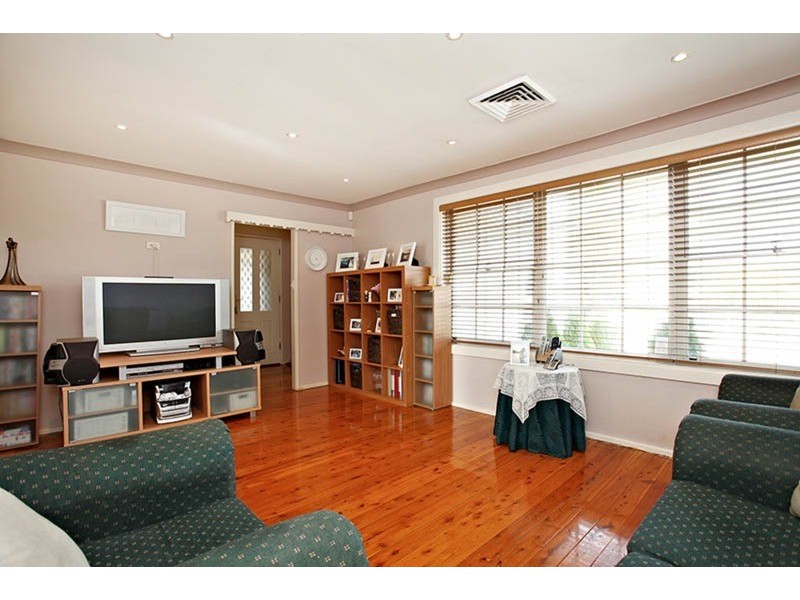 37 Milton Street, Colyton NSW 2760