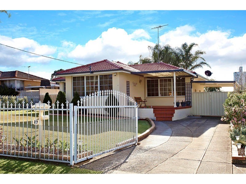 37 Milton Street, Colyton NSW 2760