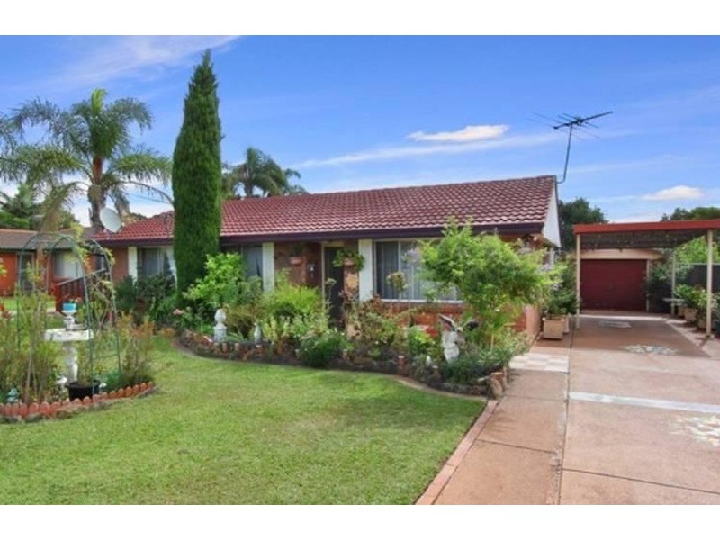 8 Darly Street, Dharruk NSW 2770