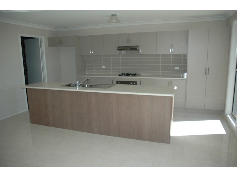 12  Nield Street, Ropes Crossing NSW 2760