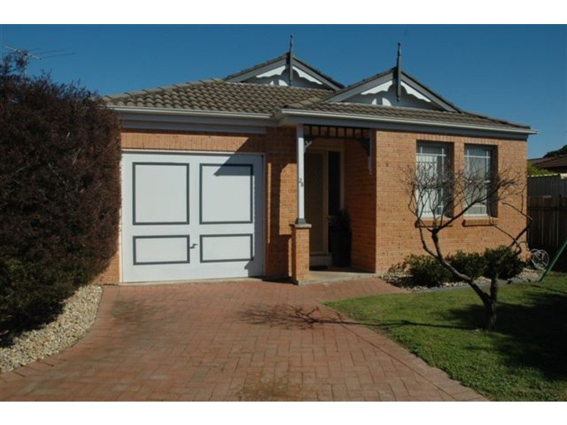 38 Unicombe Crescent, Oakhurst NSW 2761
