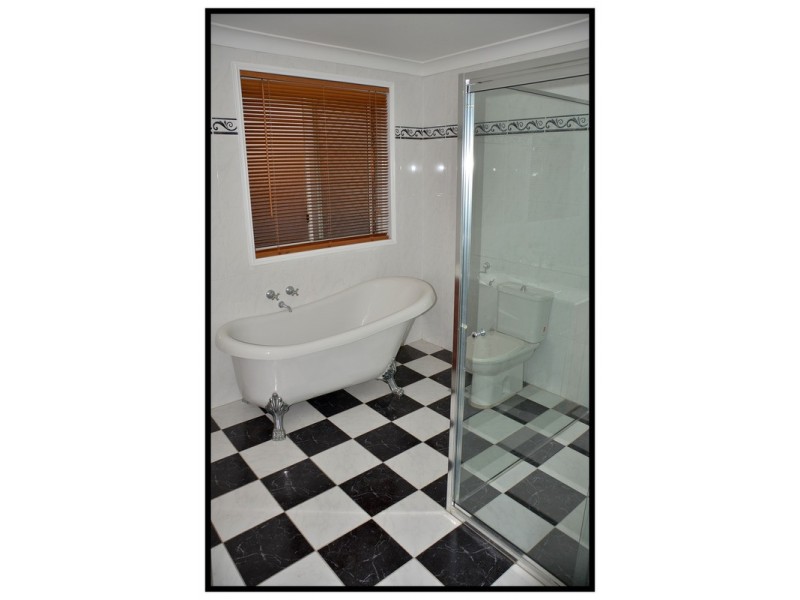 18 Napunyah Way, St Clair NSW 2759