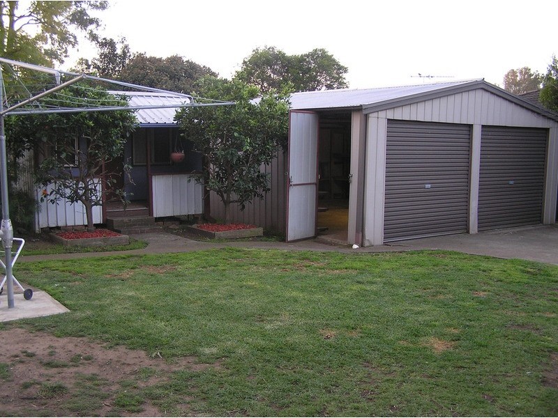 2 Nathan Crescent, Dean Park NSW 2761