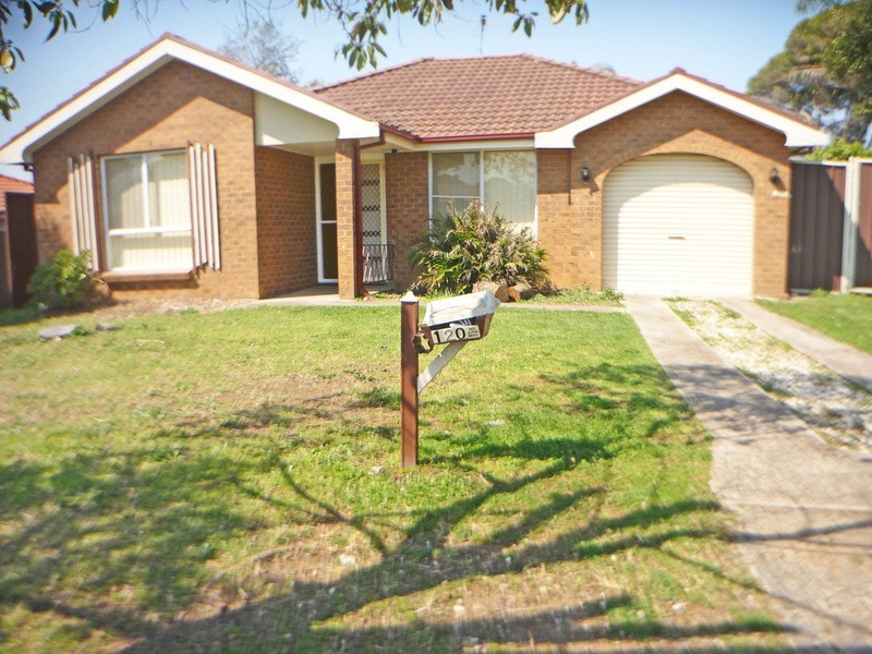 120 St Clair Avenue, St Clair NSW 2759