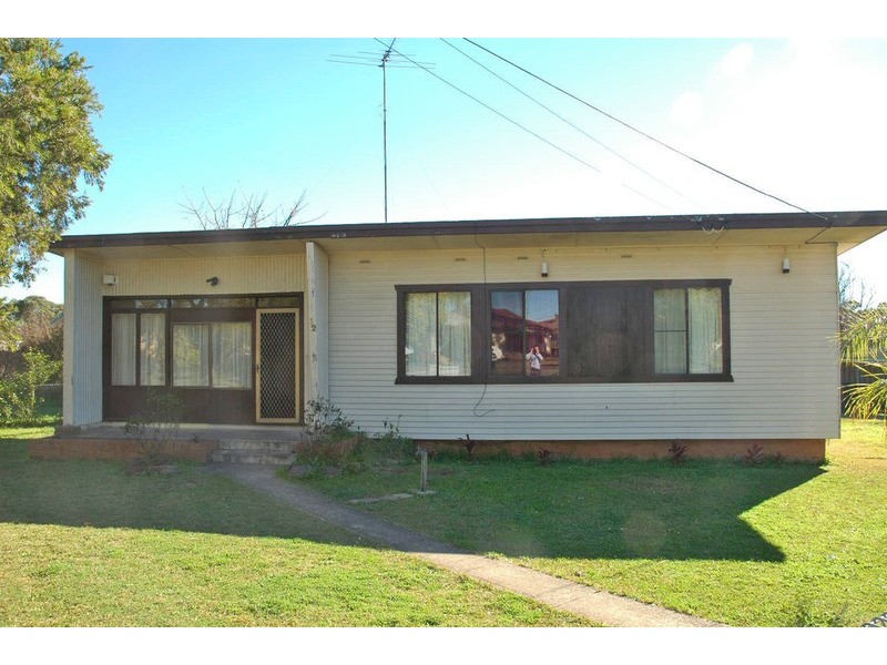 12 Nauru Crescent, Lethbridge Park NSW 2770