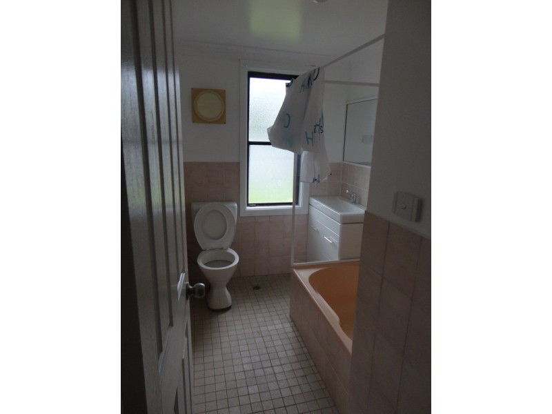 12 Nauru Crescent, Lethbridge Park NSW 2770