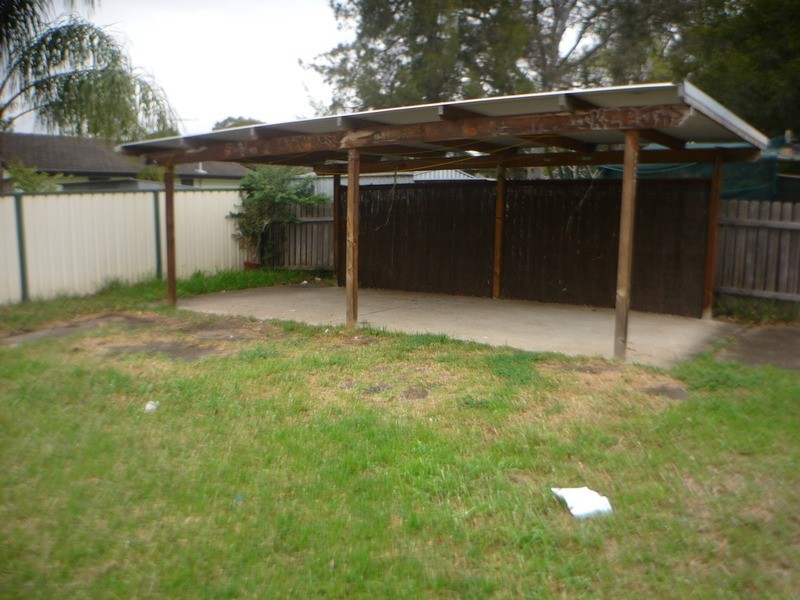 15 Wangaroa Crescent, Lethbridge Park NSW 2770