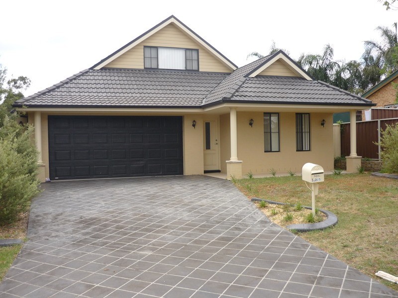 2/1 Windrush Circuit, St Clair NSW 2759