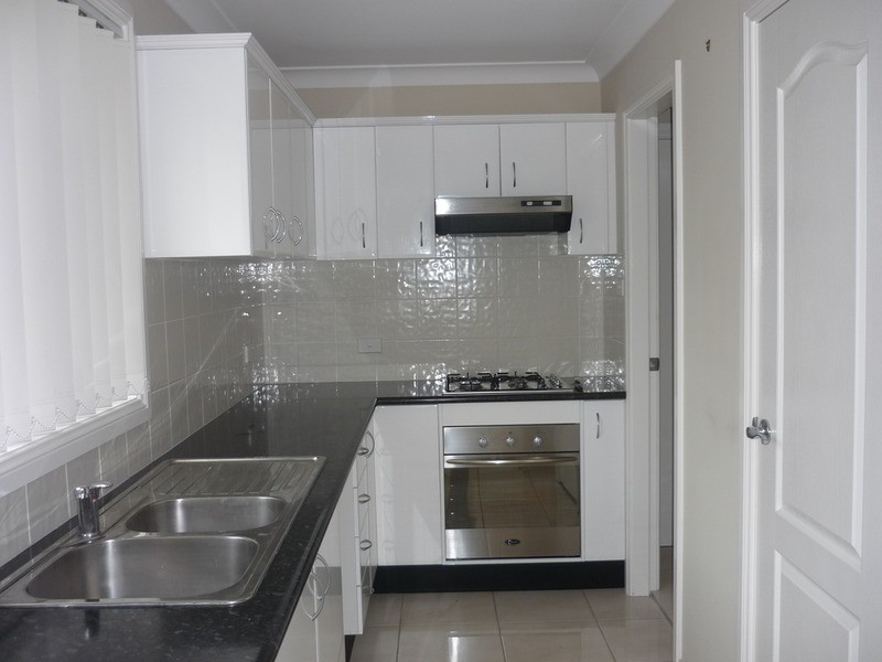 2/1 Windrush Circuit, St Clair NSW 2759