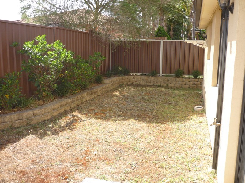 2/1 Windrush Circuit, St Clair NSW 2759