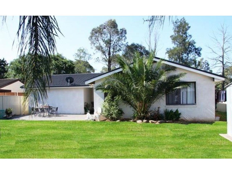 37 Madison Circuit, St Clair NSW 2759