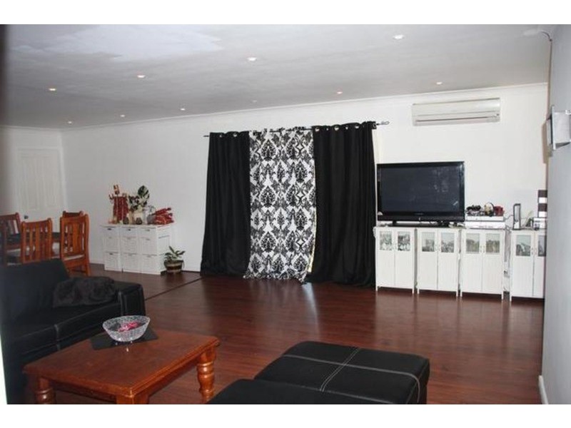 37 Madison Circuit, St Clair NSW 2759