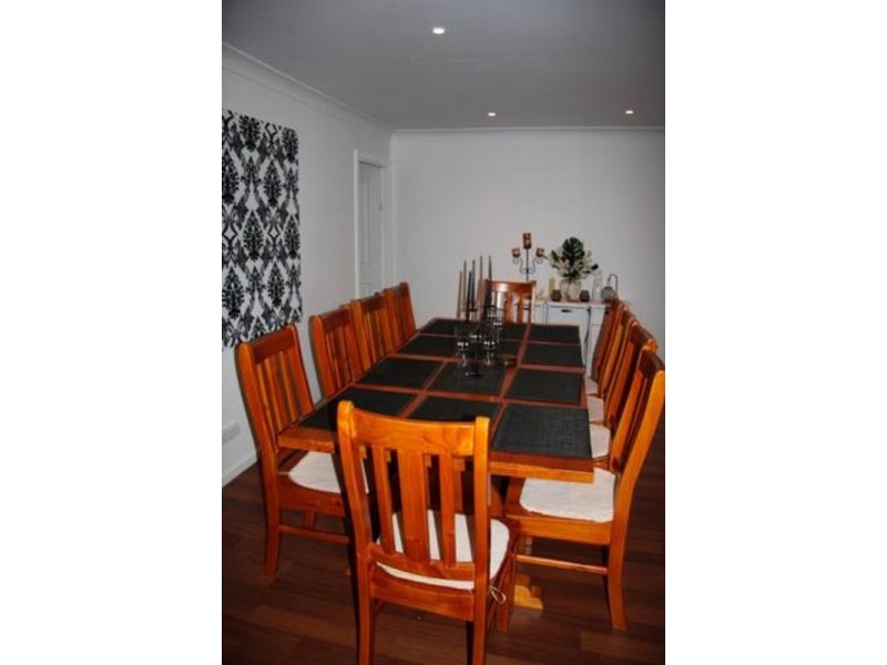 37 Madison Circuit, St Clair NSW 2759