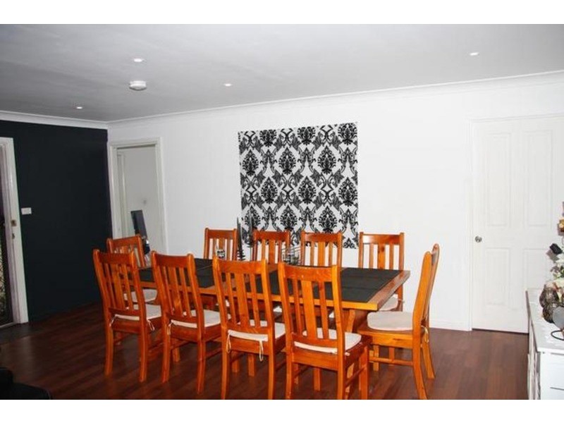 37 Madison Circuit, St Clair NSW 2759