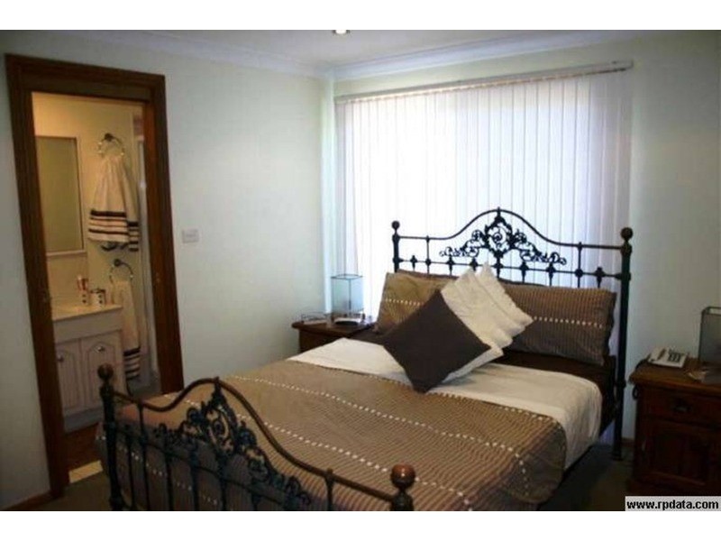 13 Mustang Place, St Clair NSW 2759