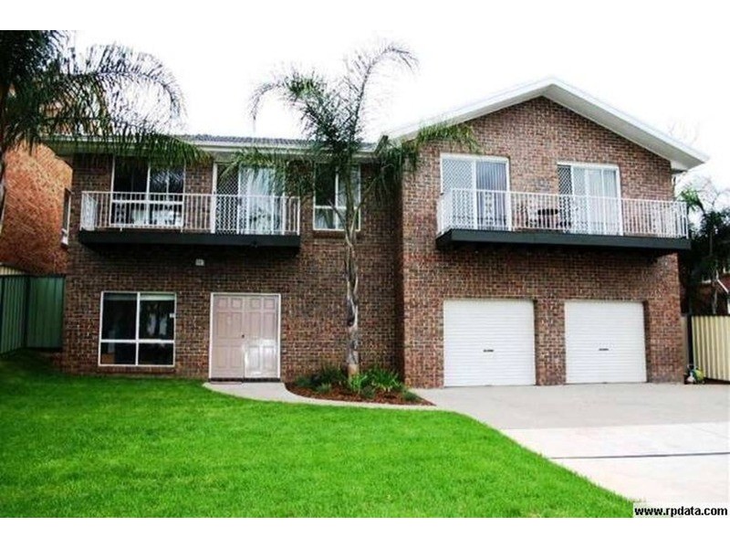 13 Mustang Place, St Clair NSW 2759