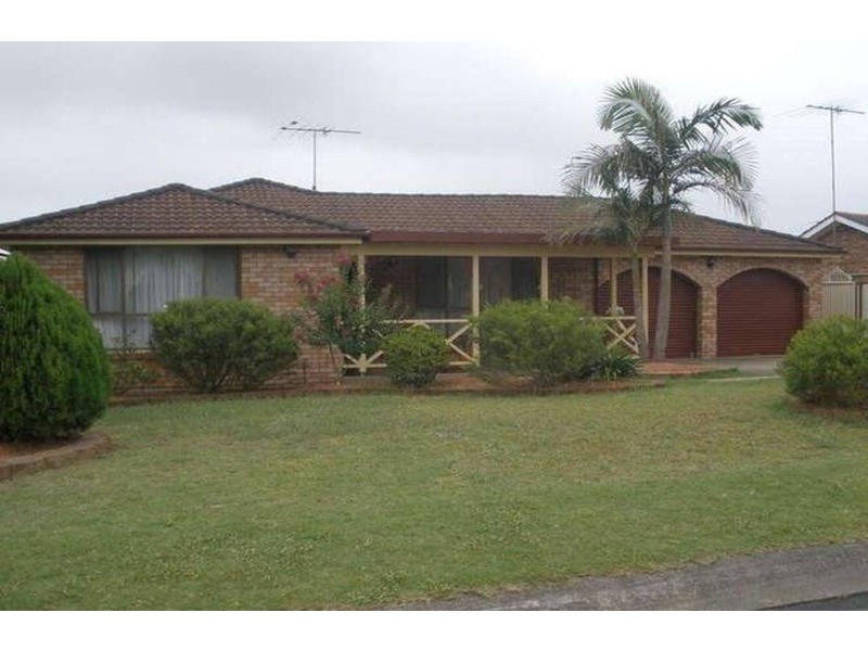 18 Clyde Avenue, St Clair NSW 2759