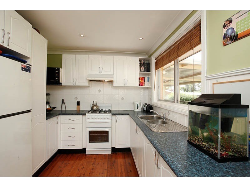 6 Menzies Circuit, St Clair NSW 2759