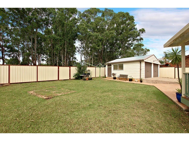 6 Menzies Circuit, St Clair NSW 2759