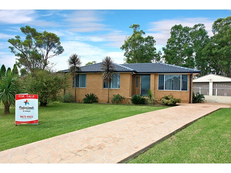 6 Menzies Circuit, St Clair NSW 2759