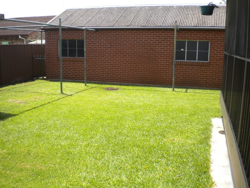 27 Woodview Road, Oxley Park NSW 2760