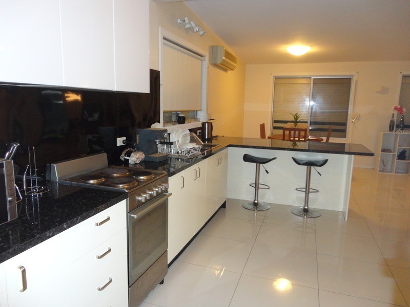 - Melbourne Street, Oxley Park NSW 2760