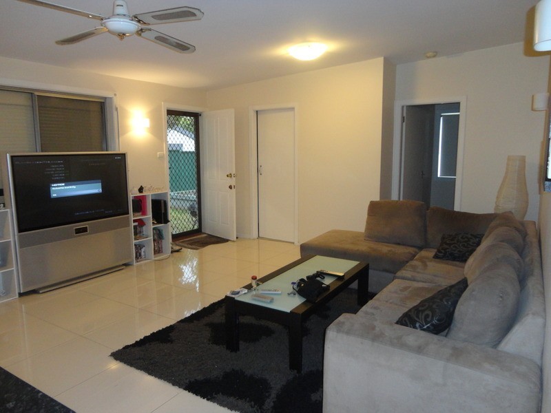 - Melbourne Street, Oxley Park NSW 2760