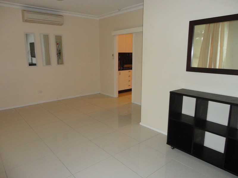 - Melbourne Street, Oxley Park NSW 2760