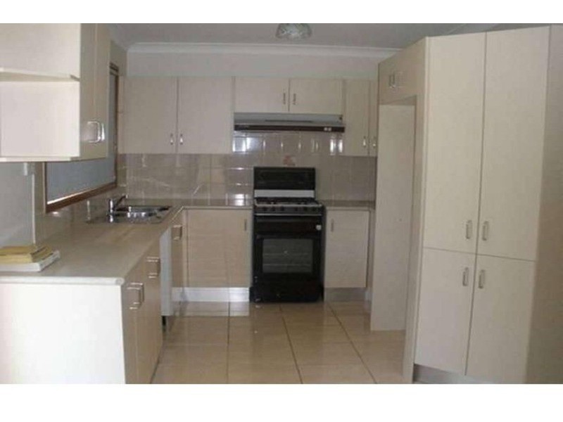 7 Henley Grove, St Clair NSW 2759