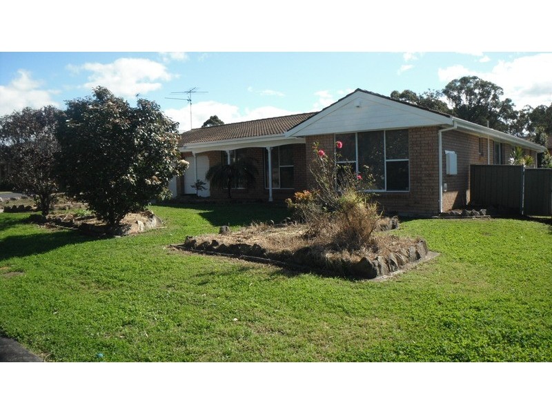 23 Topeka Glen, St Clair NSW 2759