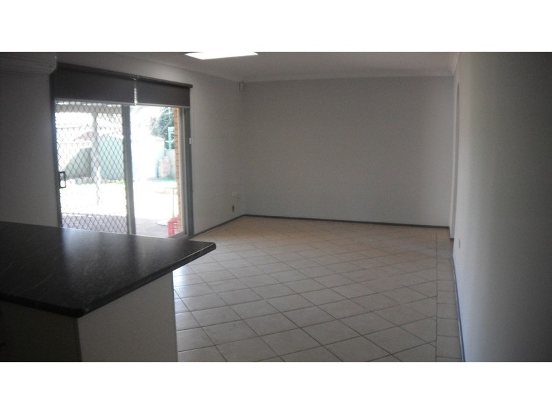 23 Topeka Glen, St Clair NSW 2759