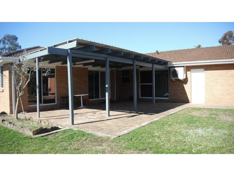 23 Topeka Glen, St Clair NSW 2759