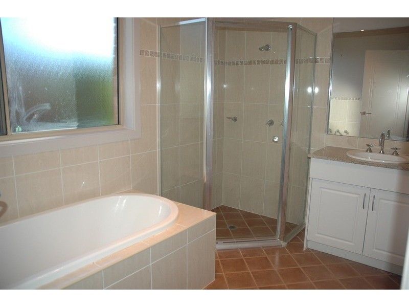 2a Blackwell Drive, St Clair NSW 2759