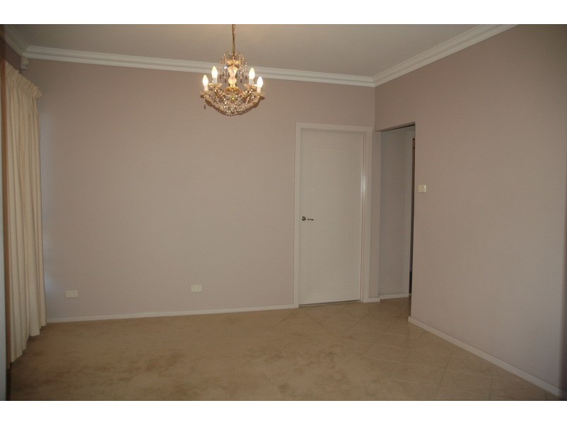 2a Blackwell Drive, St Clair NSW 2759