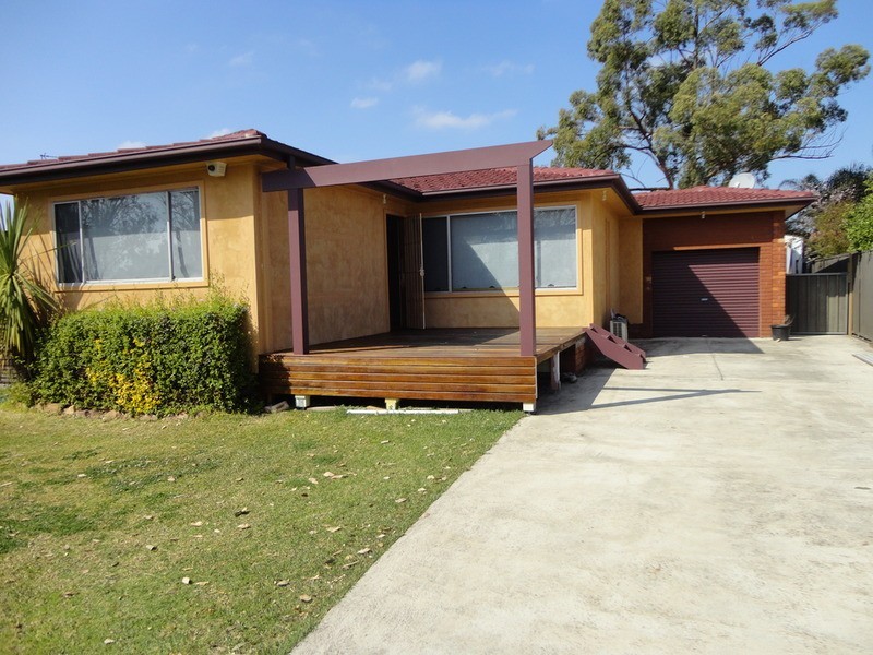 44 St Clair Avenue, St Clair NSW 2759