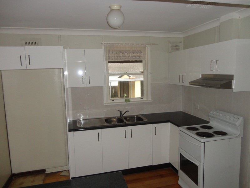 8 Mendana Street, Lethbridge Park NSW 2770