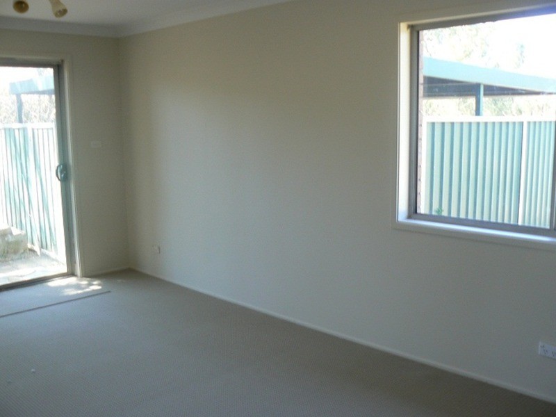 16 Danube Place, St Clair NSW 2759