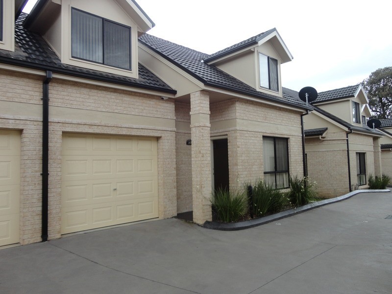 2/57-59 Adelaide Street, Oxley Park NSW 2760