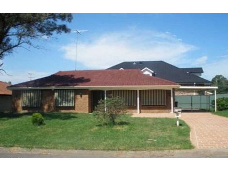 12 Julie Crescent, St Clair NSW 2759