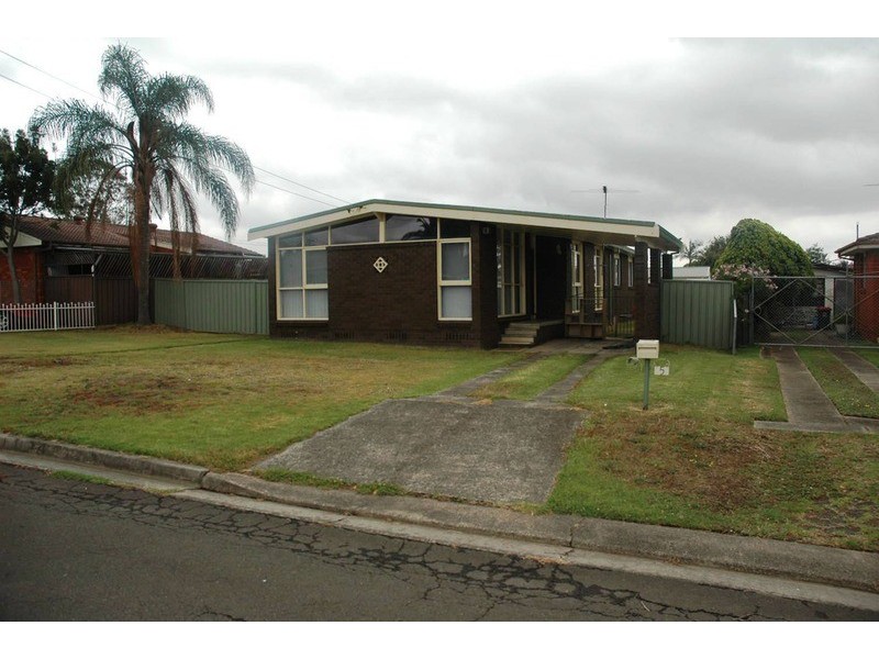 5 Holmes Street, Colyton NSW 2760