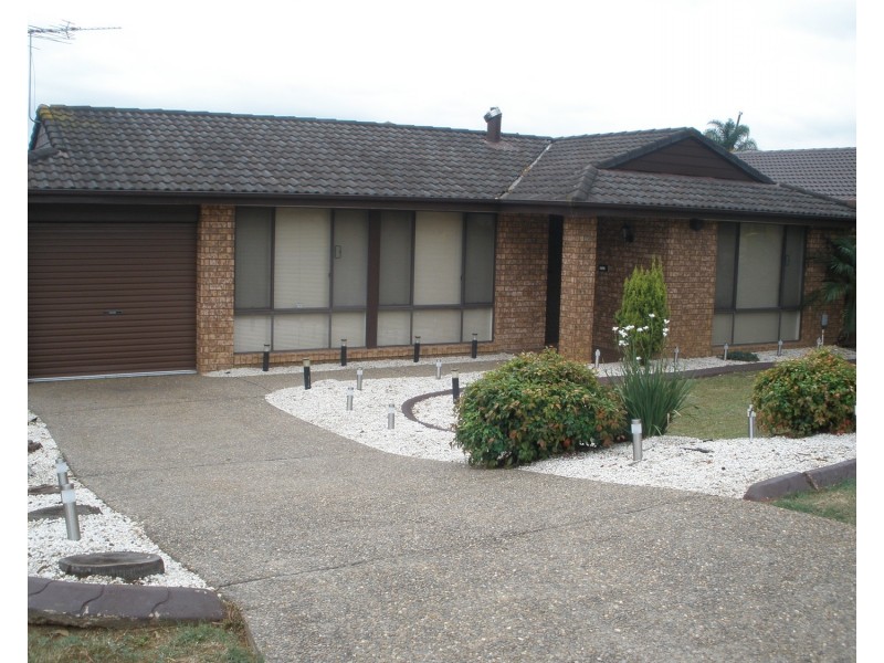 25 Lockheed Circuit, St Clair NSW 2759