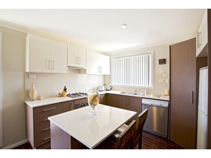 3 Shakespeare Drive, St Clair NSW 2759