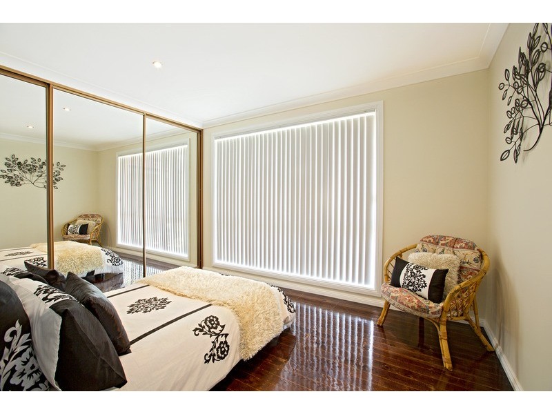 3 Shakespeare Drive, St Clair NSW 2759