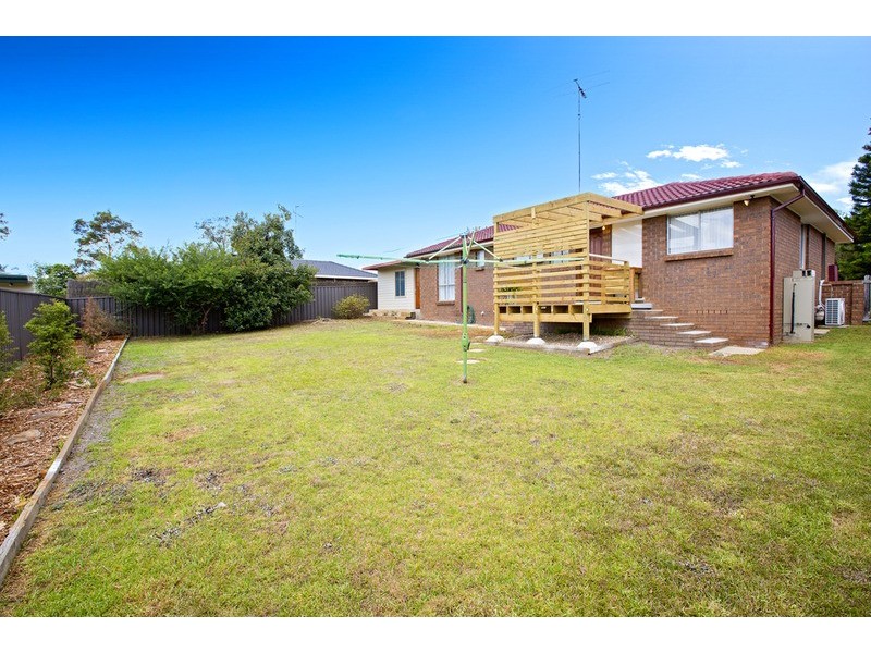 3 Shakespeare Drive, St Clair NSW 2759