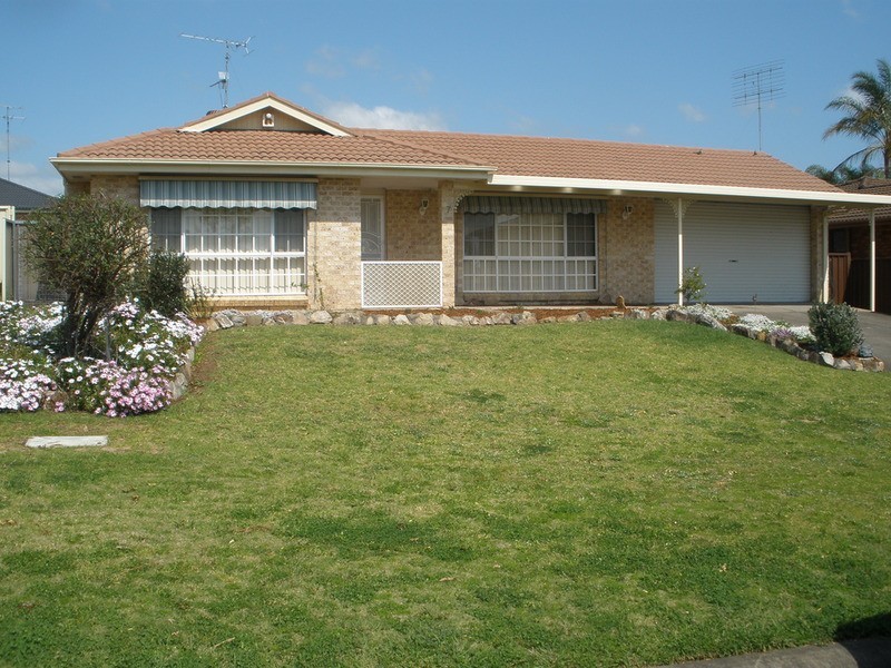 7 Redstone Place, St Clair NSW 2759