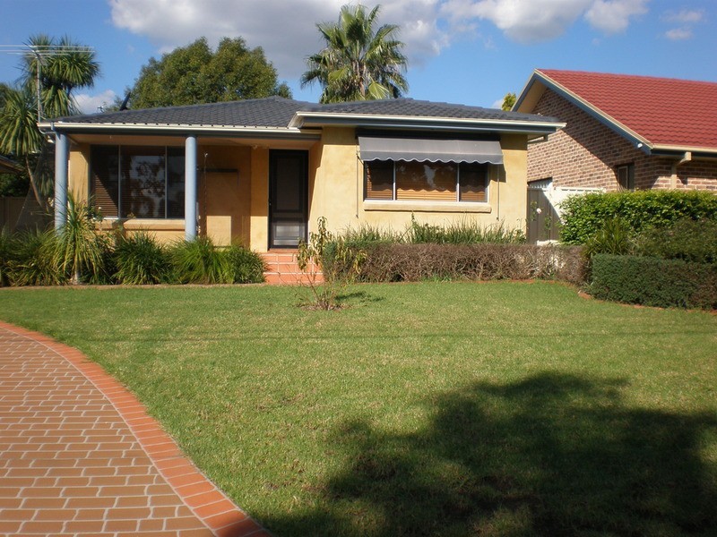 7 Maurice Street, St Clair NSW 2759