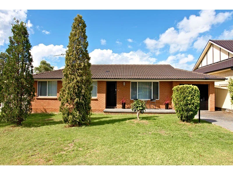 9 Evening Row, St Clair NSW 2759
