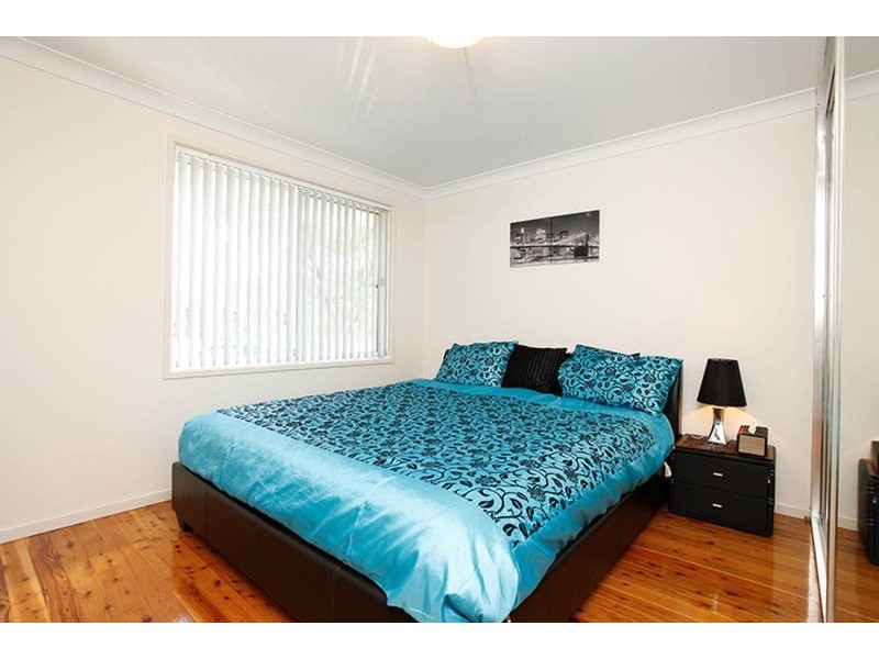 9 Evening Row, St Clair NSW 2759