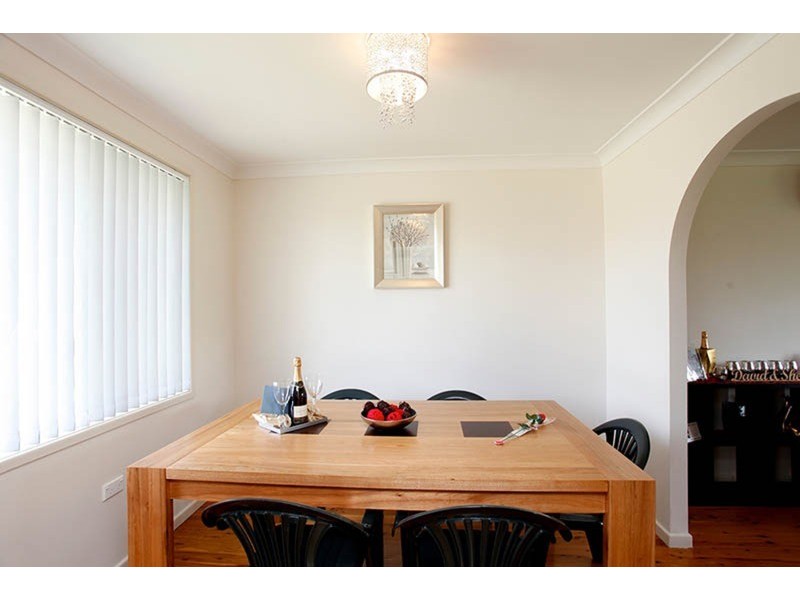 9 Evening Row, St Clair NSW 2759